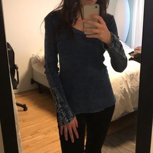 Long-Sleeve Textured Shirt w/ Side Detail